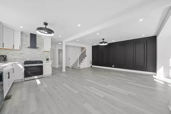 7120 S Lawndale AVE, Chicago, IL 60629