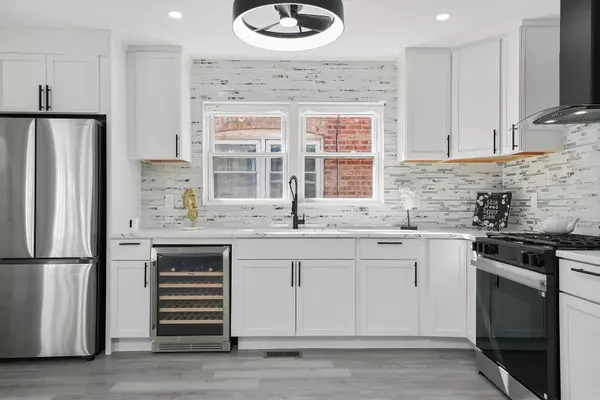 7120 S Lawndale AVE, Chicago, IL 60629