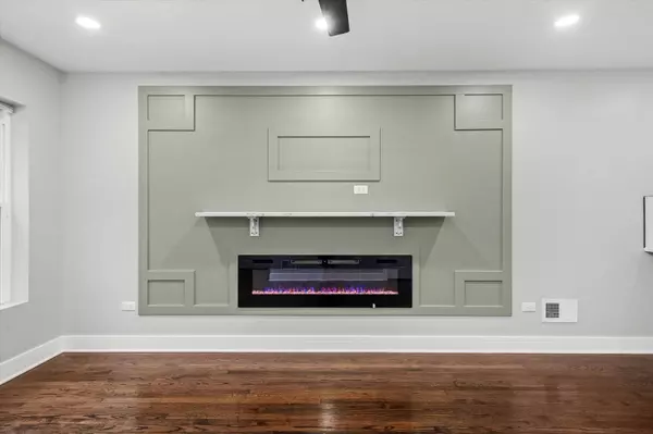 10129 S Indiana AVE, Chicago, IL 60628