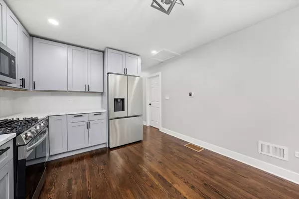 10129 S Indiana AVE, Chicago, IL 60628