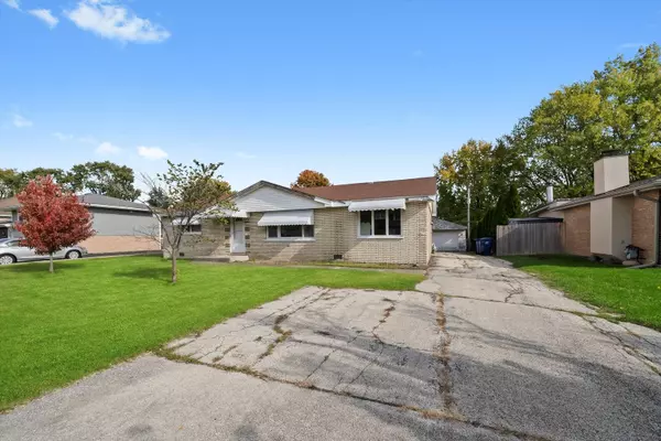 8521 S 83rd AVE, Hickory Hills, IL 60457