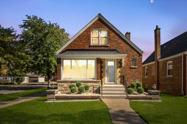 6201 S MEADE AVE, Chicago, IL 60638