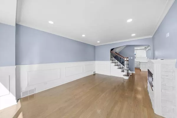 6201 S MEADE AVE, Chicago, IL 60638