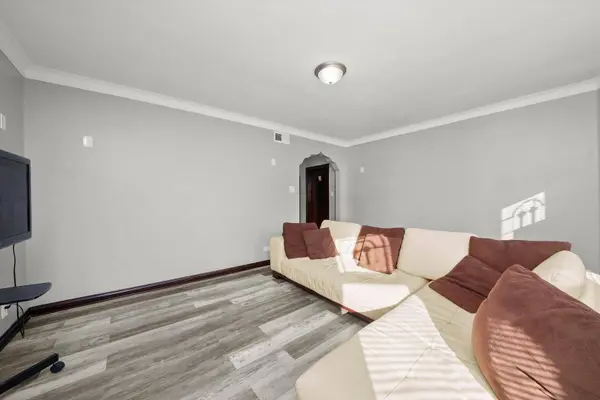 4928 W Altgeld ST, Chicago, IL 60639