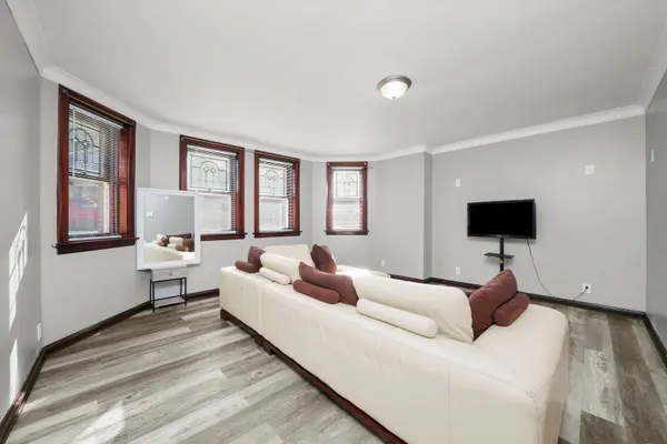 4928 W Altgeld ST, Chicago, IL 60639