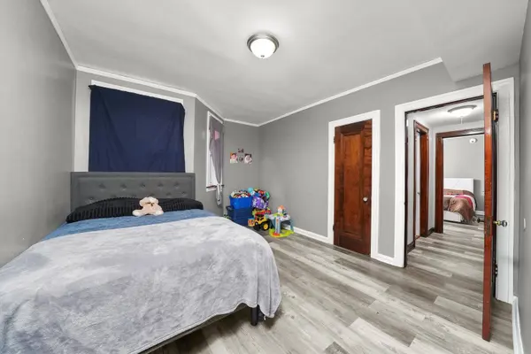 4928 W Altgeld ST, Chicago, IL 60639