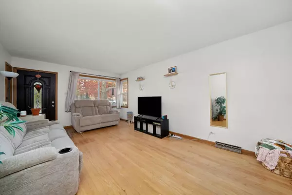 7228 S Oketo AVE, Bridgeview, IL 60455