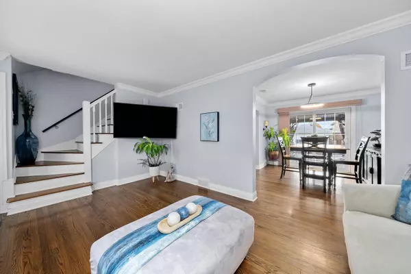 6123 S Meade AVE, Chicago, IL 60638