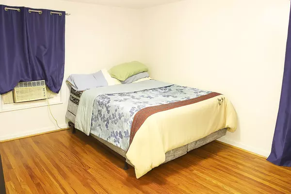 7219 S Wood ST, Chicago, IL 60636