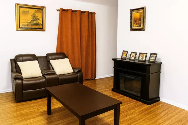 7219 S Wood ST, Chicago, IL 60636