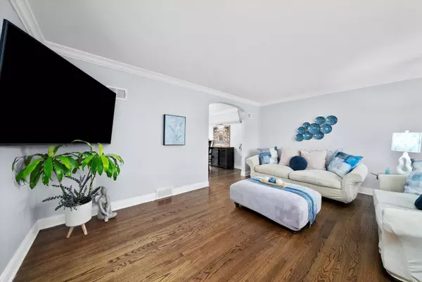 6123 S Meade AVE, Chicago, IL 60638