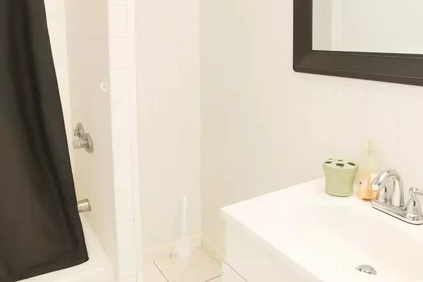 7219 S Wood ST, Chicago, IL 60636