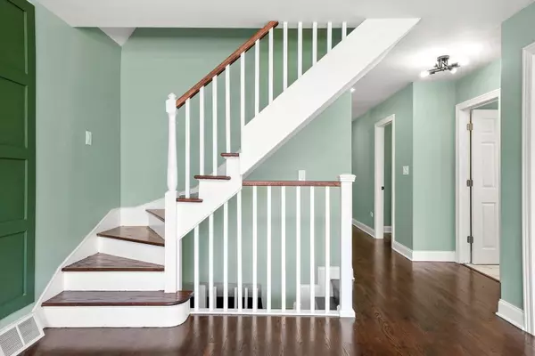 10436 S Eberhart AVE, Chicago, IL 60628