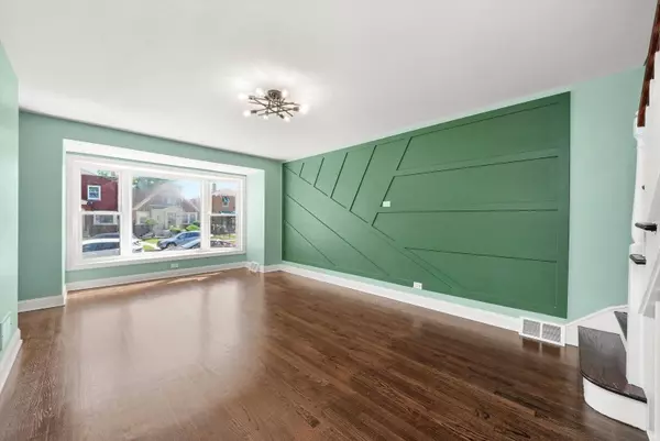 10436 S Eberhart AVE, Chicago, IL 60628