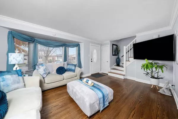 6123 S Meade AVE, Chicago, IL 60638