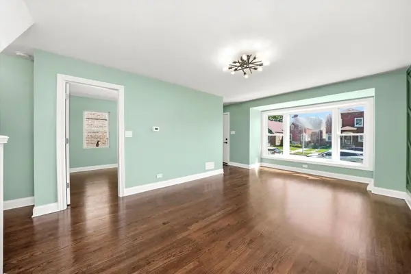 10436 S Eberhart AVE, Chicago, IL 60628