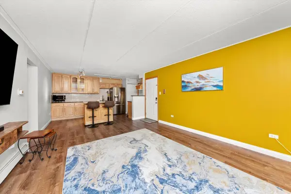 7932 W 93rd ST #2A, Hickory Hills, IL 60457