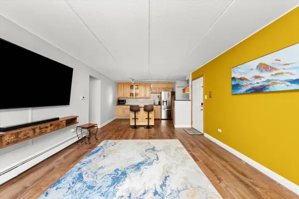 7932 W 93rd ST #2A, Hickory Hills, IL 60457