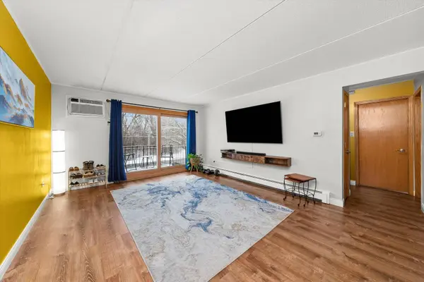 7932 W 93rd ST #2A, Hickory Hills, IL 60457