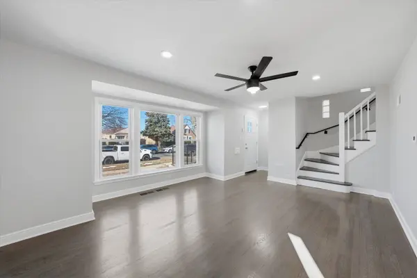 9527 S Woodlawn AVE, Chicago, IL 60628