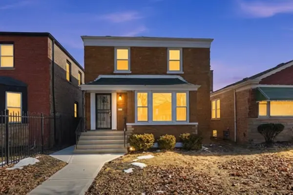 9527 S Woodlawn AVE, Chicago, IL 60628