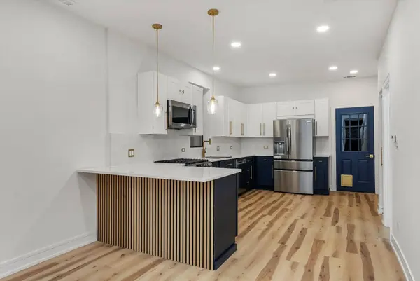 1040 W 34th PL, Chicago, IL 60608