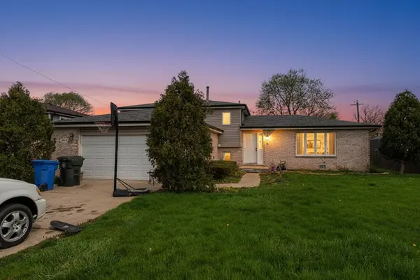 8916 W 85th PL, Justice, IL 60458