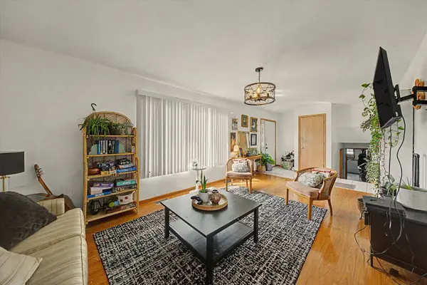 8916 W 85th PL, Justice, IL 60458