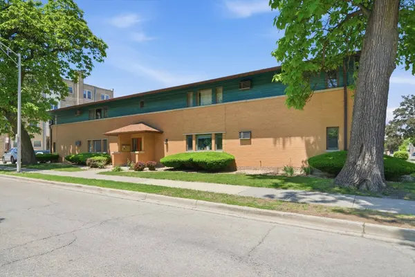 7525 Adams ST #1W, Forest Park, IL 60130