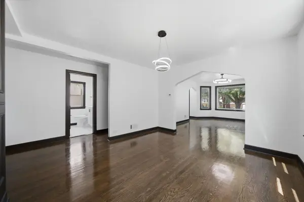 6604 S Rockwell ST, Chicago, IL 60629