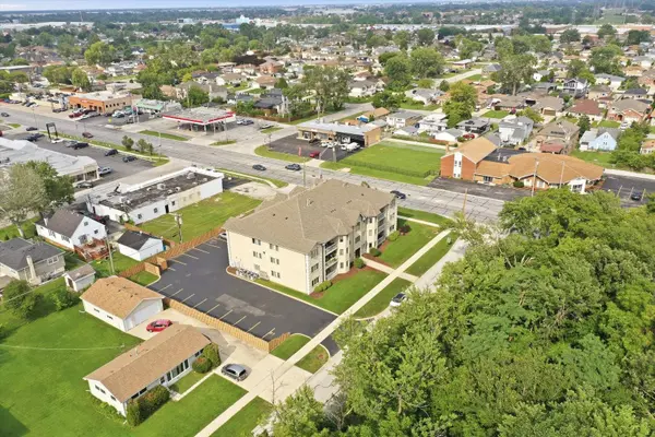 8000 W 84th PL #3SE, Justice, IL 60458