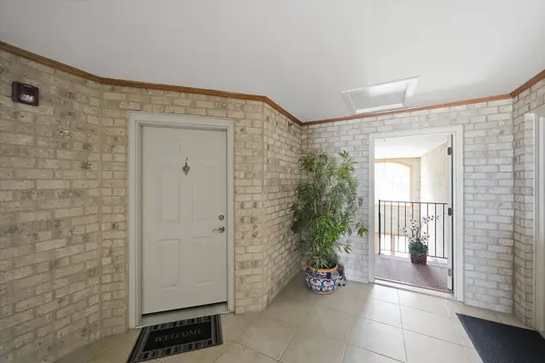 8000 W 84th PL #3SE, Justice, IL 60458