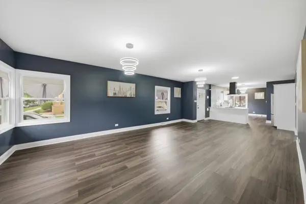 6601 S Francisco AVE, Chicago, IL 60629