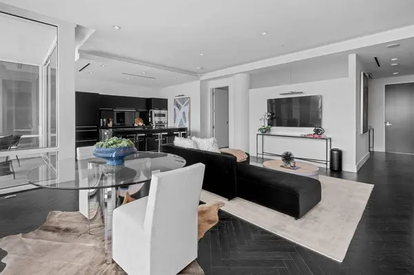 2408 Victory Park Lane #736, Dallas, TX 75219
