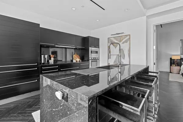 2408 Victory Park Lane #736, Dallas, TX 75219