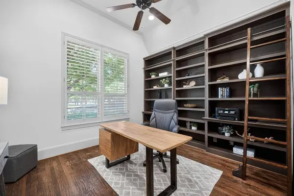 49 Glistening Pond Drive, Frisco, TX 75034