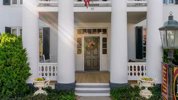 111 S Main St, Bridgewater, VA 22812-1129