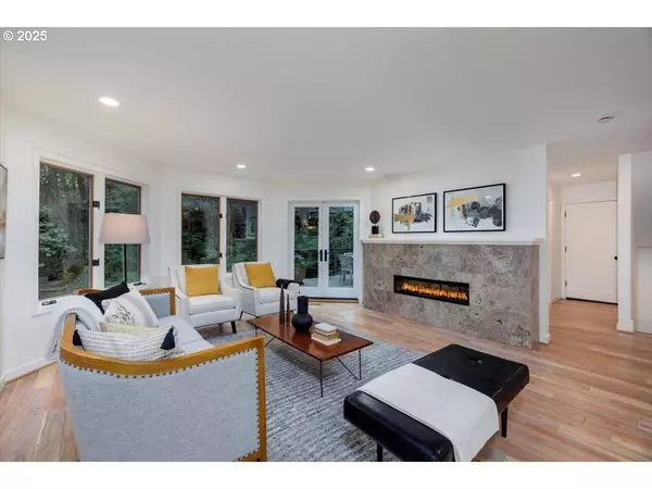 2010 S Palatine Hill RD, Portland, OR 97219