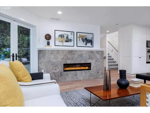 2010 S Palatine Hill RD, Portland, OR 97219