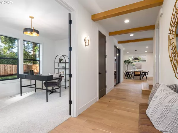 5650 LAKEVIEW BLVD, Lake Oswego, OR 97035