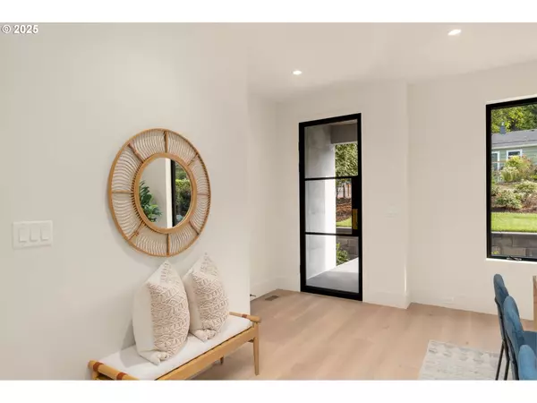 1225 SPRUCE ST, Lake Oswego, OR 97034