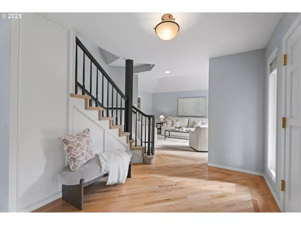 3777 RIVERS EDGE DR, Lake Oswego, OR 97034