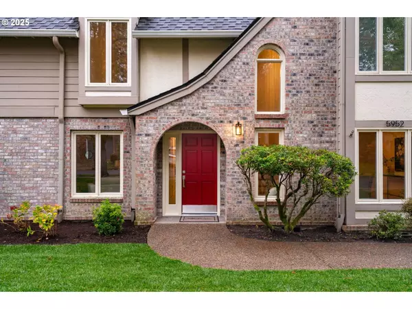 5952 SUNBROOK DR, Lake Oswego, OR 97035