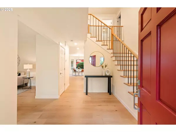 5952 SUNBROOK DR, Lake Oswego, OR 97035