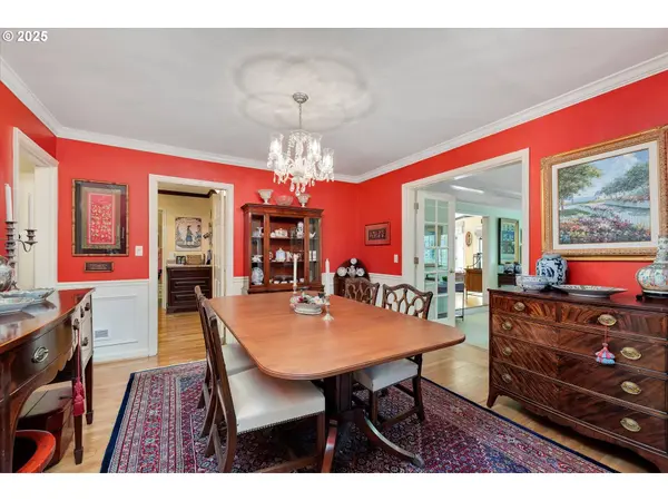 149 IRON MOUNTAIN BLVD, Lake Oswego, OR 97034