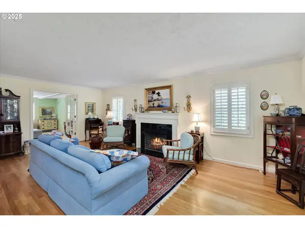 149 IRON MOUNTAIN BLVD, Lake Oswego, OR 97034