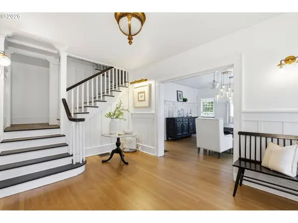 1767 SW PROSPECT DR, Portland, OR 97201