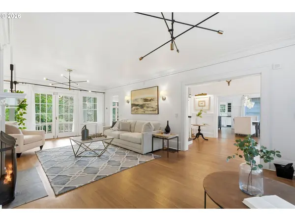 1767 SW PROSPECT DR, Portland, OR 97201