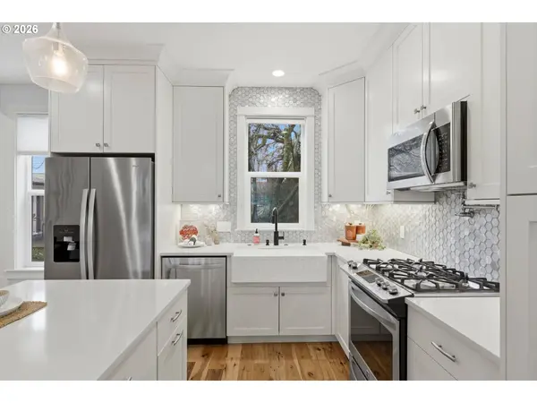 3515 NE RODNEY AVE ##A, Portland, OR 97212