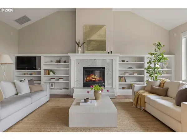 18284 MEADOWLARK LN, Lake Oswego, OR 97034